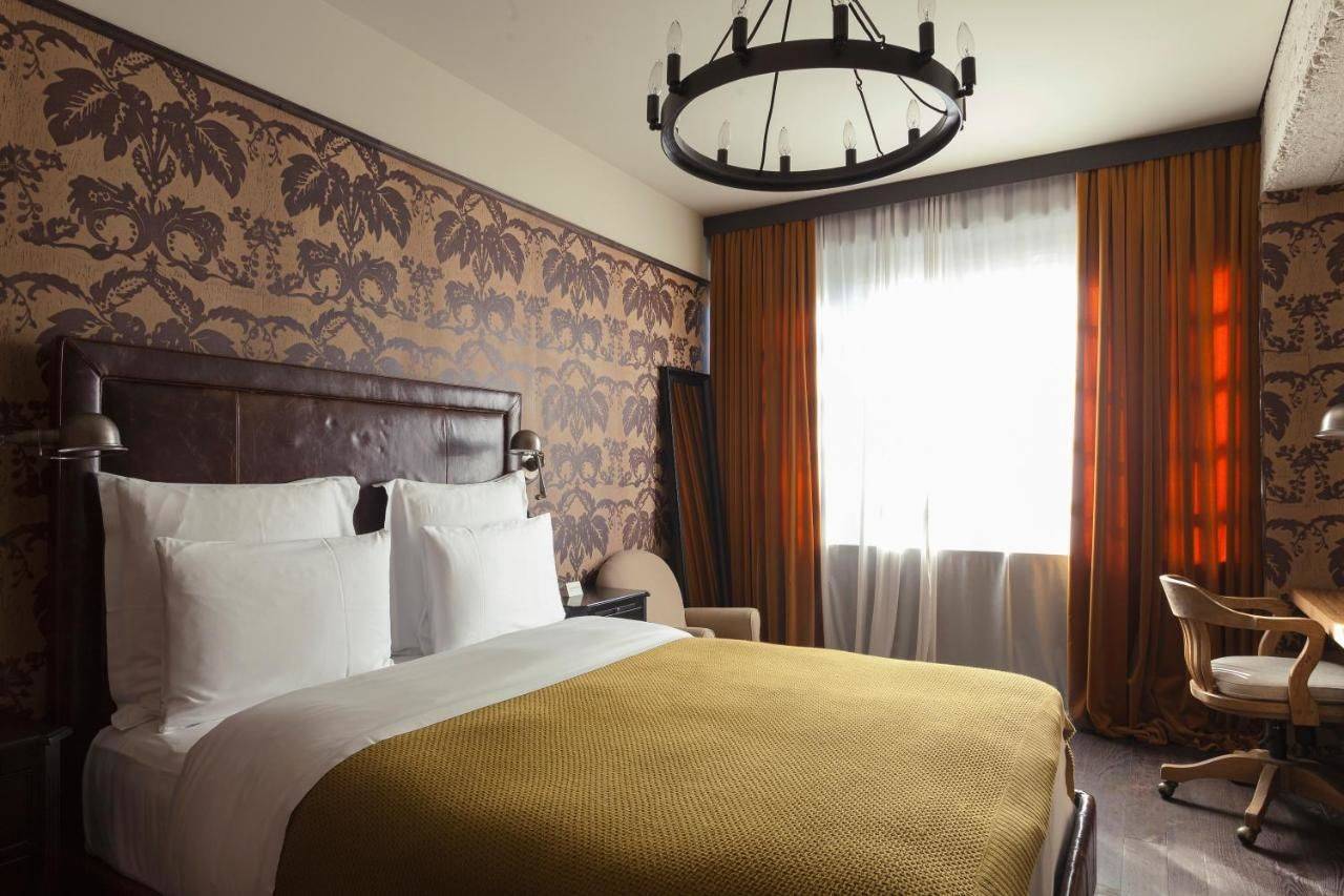 Гостиницы в тбилиси недорого в центре. Румс Тбилиси. Rooms Hotel Tbilisi. Гостиницы Тбилиси. Тбилиси Hotel Living.